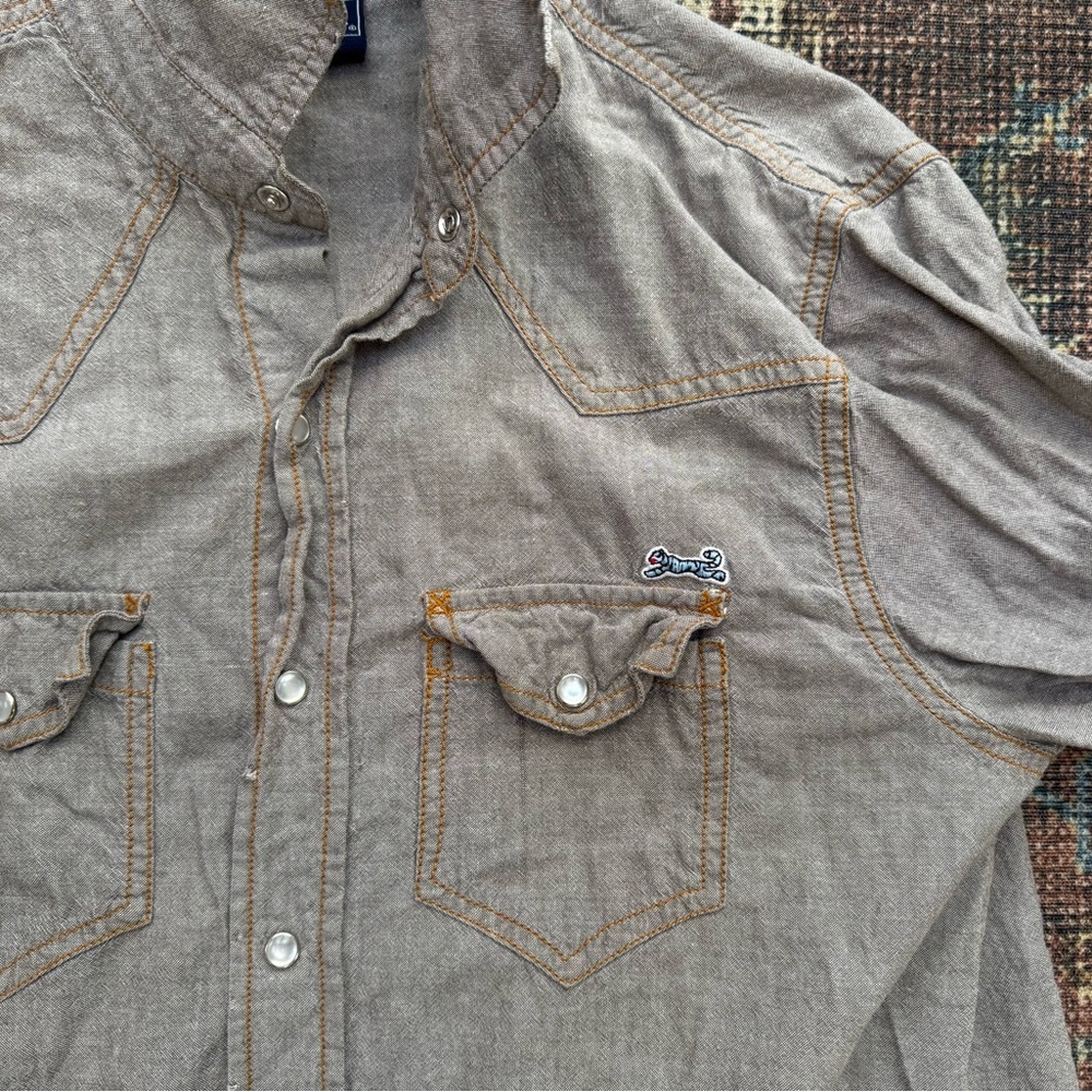 Vintage Le Tigre, pearl-snap, button-down; medium
